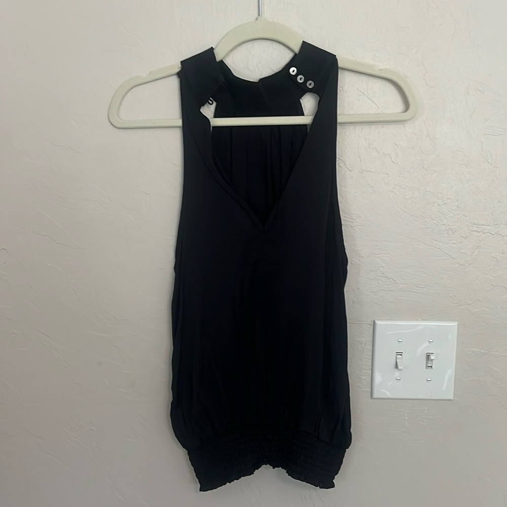 Women’s sleeveless tank top